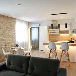 Apartment Envy, Zadar